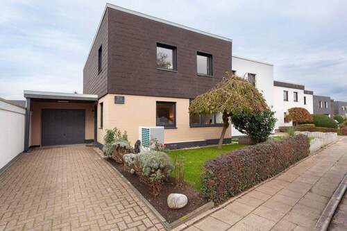 Frontansicht des Hauses - 5 Zimmer Reihenendhaus zum Kaufen in Mülheim an der Ruhr