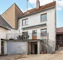 Ehemaliger Bauernhof mit PV-Ertrag und Nebengebäuden - Greußenheim