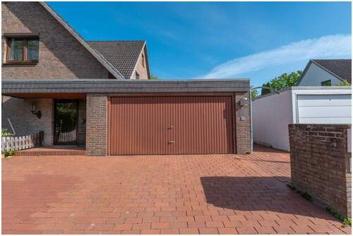 Garage - 9 Zimmer Mehrfamilienhaus, Wohnhaus in Elmshorn