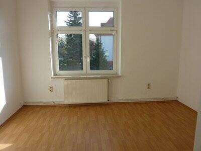 Bild 1 - 4 Zimmer Etagenwohnung in Weißenfels