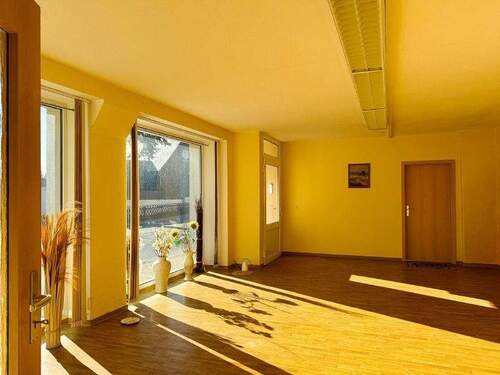 Herzlich Willkommen! - Dringend Büro gesucht? Hier! - 140.000,00&nbsp;EUR Kaufpreis, ca.&nbsp; 77,80&nbsp;m&sup2;&nbsp;Wohnfl&auml;che