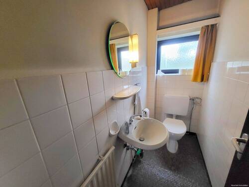 WC - 