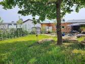 Blick zur Einliegerwohnung.jpg - Wohnen für 2-3 Familien oder Wohnen und Arbeiten - Bungalow + 2 Einliegerwohnungen + Innenpool + Wintergarten + Doppelgarage!