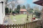 Schafs- und Hühnergehege - 