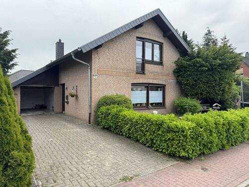 Frontansicht - 7 Zimmer Einfamilienhaus zum Kaufen in Wiefelstede
