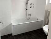 Bad mit Wanne - 