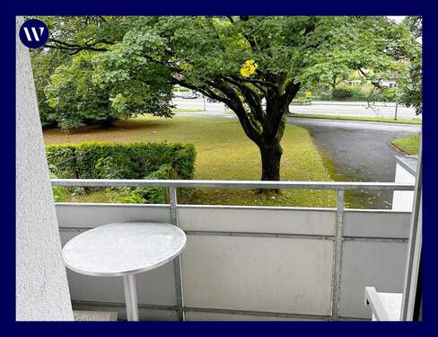 Balkon - Nur noch einziehen! 3-Zimmer-Wohnung mit Balkon, Tageslichtbad mit Wanne, separates WC