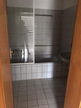 2c5c24f4-e18d-49b6-9023-02868af8f49c.jpg - 