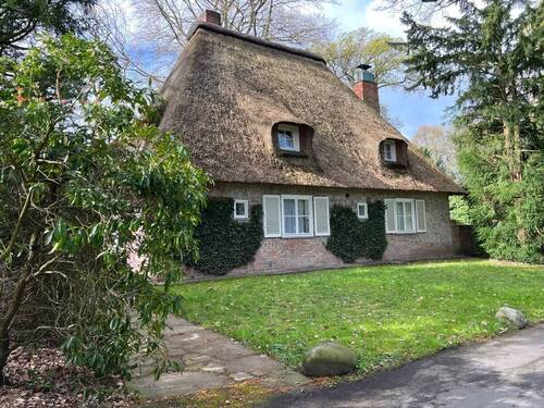 Bild 1 - PURNHAGEN-IMMOBILIEN - Bremen-St.Magnus - Exklusives 1-Familienhaus unter Reet in bester Wohnlage