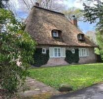 PURNHAGEN-IMMOBILIEN - Bremen-St.Magnus - Exklusives 1-Familienhaus unter Reet in bester Wohnlage - Bremen - St. Magnus