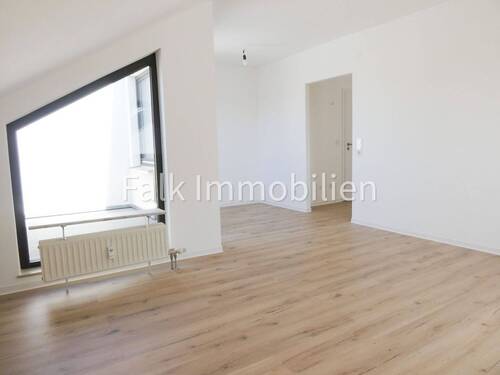 Wohn-/Essbereich mit Zugang Dachloggia - 2 Zimmer Etagenwohnung zur Miete in Brühl