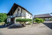 Zufahrt / Innenhof - Einfamilienhaus mit 220,00 m² in Seubersdorf in der Oberpfalz / Freihausen zum Kaufen