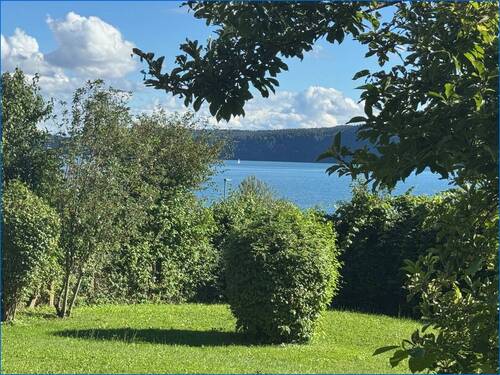 Seesicht - Seesicht Pur, schicke und möblierte 1 Zi.-Wohnung, ca. 100 Meter vom Seeufer entfernt !