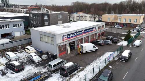 Drohnenansicht - Lagerfläche mit Hebebühnen 