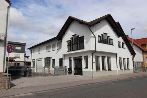 Straßenansicht - Vielseitiges Gewerbe- und Wohnensemble mit zusätzlichem Baugrundstück in Riedstadt-Leeheim