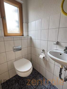 45DC3A35-73F1-4700-BDAC-936C110242CF_1_105_c - 