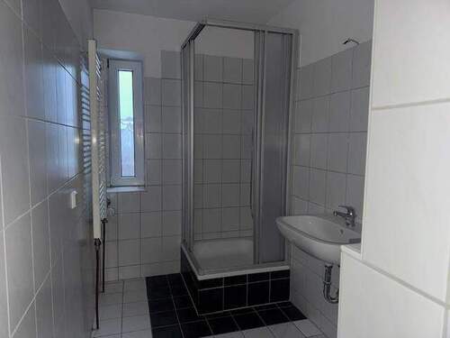 Dusche Bad - Etagenwohnung mit 54,00 m&sup2; in Erfurt zur Miete