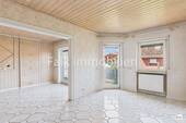 Schlafzimmer 1 mit Zugang Balkon Obergeschoss - 