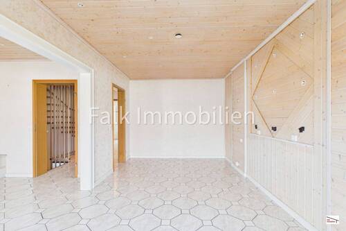  Schlafzimmer 2 mit Zugang Balkon Obergeschoss - 