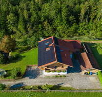 Wohnen im Grünen: Großes Haus mit Garten und zusätzlichem Baugrund (provisionsfrei) - Schneizlreuth OT Weißbach a.d. Alpenstraße