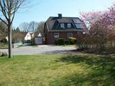 Ansicht - Großzügiges Einfamilienhaus in ruhiger Lage