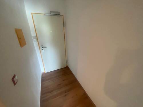 Flur - 1 Zimmer Etagenwohnung zum Kaufen in München / Aubing-Lochhausen-Langwied