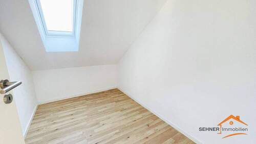 Ankleide oder Minibüro - 