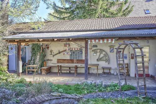 Großzügige Pergola - Einfamilienhaus mit 193,00 m&sup2; in München zum Kaufen