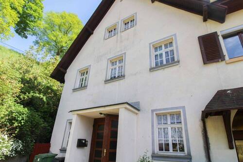 Haus Vorderansicht - Handwerker aufgepasst - Schnäppchenhaus mit viel Potential