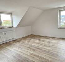 Komplett renovierte, helle, gut geschnittene Wohnung mit dem Stellplatz in Bad Salzuflen