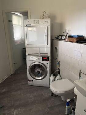 Gäste-WC - Platz für Waschmaschine - 
