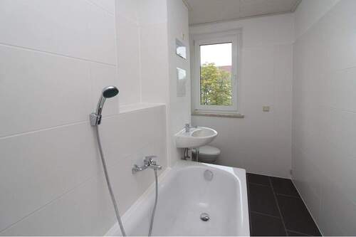 Badezimmer - Etagenwohnung mit 48,00 m&sup2; in Merseburg zur Miete