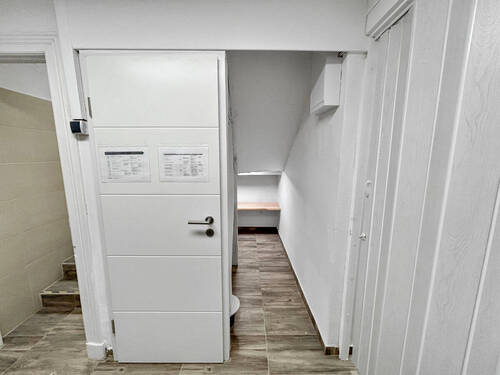 Lagerfläche mit automatischem Lichtsensor - Büro in Hamburg