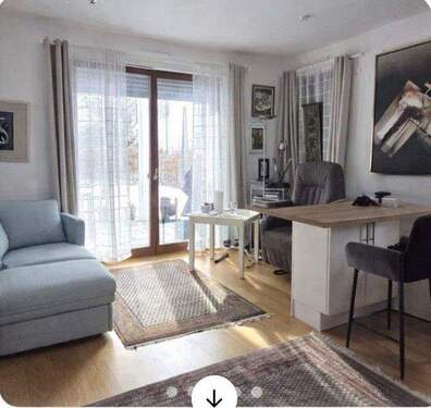 Wohnzimmer Teilansicht - 2 Zimmer Etagenwohnung in Berlin