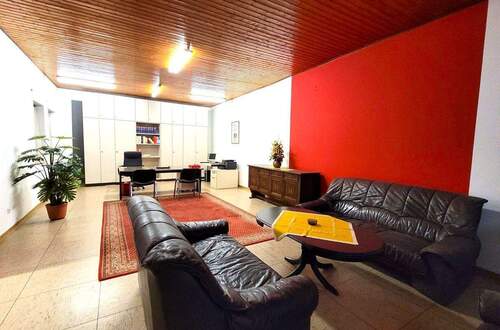 Büroraum im EG - 5 Zimmer Mehrfamilienhaus, Wohnhaus in Echzell