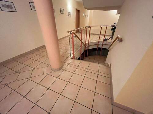 Flure - Treppen Etage - 