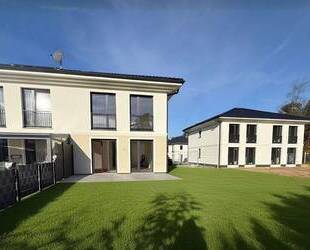 Exklusives Neubau-Doppelhaus am See - Energieeffizient & modern - Storkow