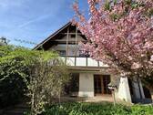 Haus Frontansicht - Waldrand am Reichswald: Haus mit Einliegerwohnung und direktem Waldzugang