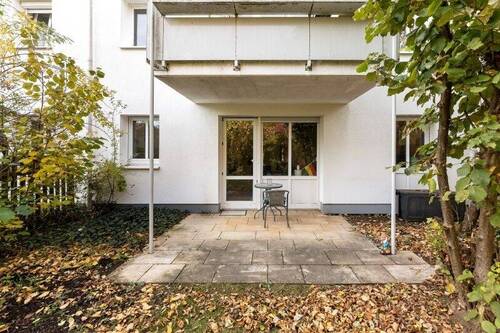 Herbstliche Terrasse - Etagenwohnung mit 46,00 m² in München zum Kaufen