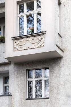 Fassade Detail - 2 Zimmer Etagenwohnung zum Kaufen in Berlin