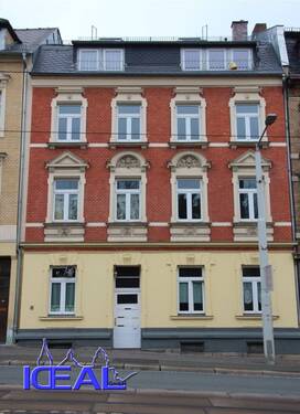 Fassade - IDEAL - kleine 2-Raum Wohnung mit Einbauküche und Balkon
