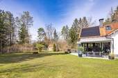 großzügige Gartenfläche - 