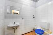 Gäste WC - Etagenwohnung mit 113,00 m² in Neutraubling zum Kaufen