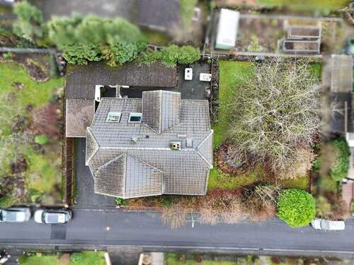 Vogelperspektive - 9 Zimmer Mehrfamilienhaus, Wohnhaus zum Kaufen in Kirchhain / Langenstein