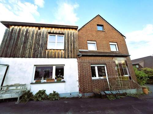 20250916_190802.jpg - 6 Zimmer Einfamilienhaus in Grafschaft