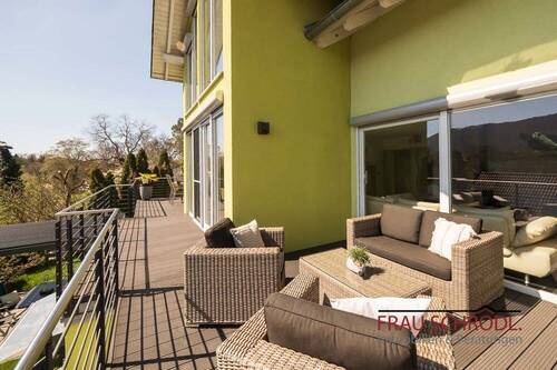 weitere Sitzecke im Freien - 