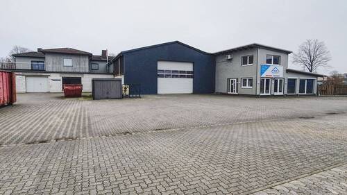 Westseite I - 8 Zimmer Mehrfamilienhaus, Wohnhaus zum Kaufen in Burgdorf