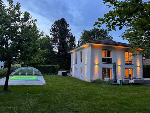 Hausansicht - Einfamilienhaus mit 220,00 m² in Gauting zum Kaufen