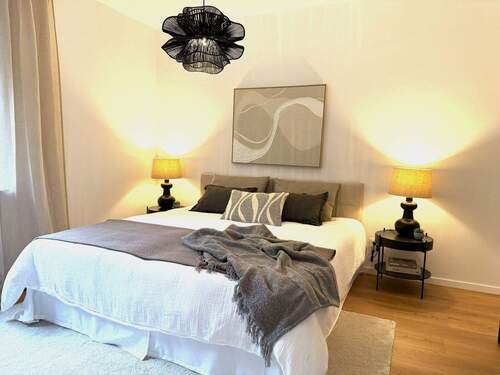 Schlafzimmer - Helle frisch renovierte Eigentumswohnung zum Verkauf!