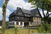 Ansicht Hoteleingang - Denkmalgeschütztes Landhotel mit Herz und Charme, idyllische Lage im Osterzgebirge bei Altenberg